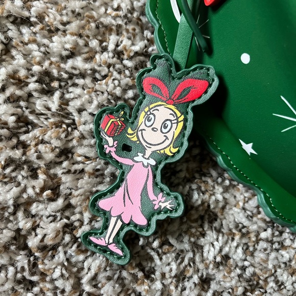 Universal Studios Parks Grinch and Max Lenticular Wreath Loungefly Crossbody Bag - Picture 5 of 12